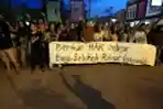 Aksi Peringatan Hardiknas di Medan Berakhir Rusuh