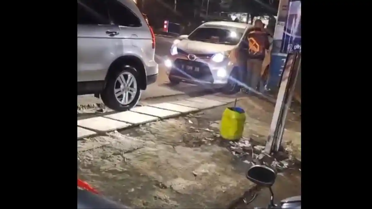 Viral Pria Ngaku Aparat Diduga Aniaya Driver Online di Tangsel 