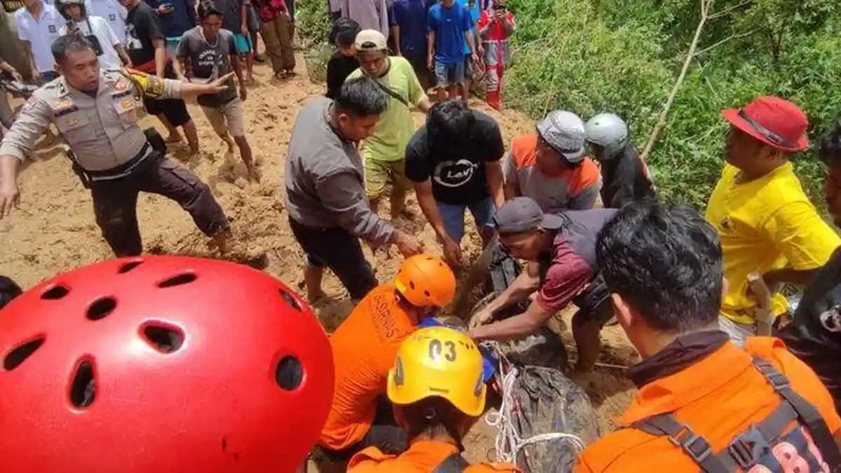 Total 15 Korban Longsor di Bastem Utara Ditemukan, Lima Tewas ...