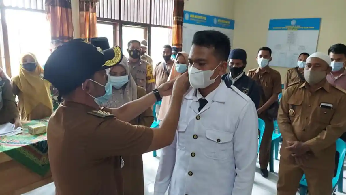 Camat Birem Bayeun Lantik Keuchik Blang Tualang, Ini Pesan Bupati Aceh Timur