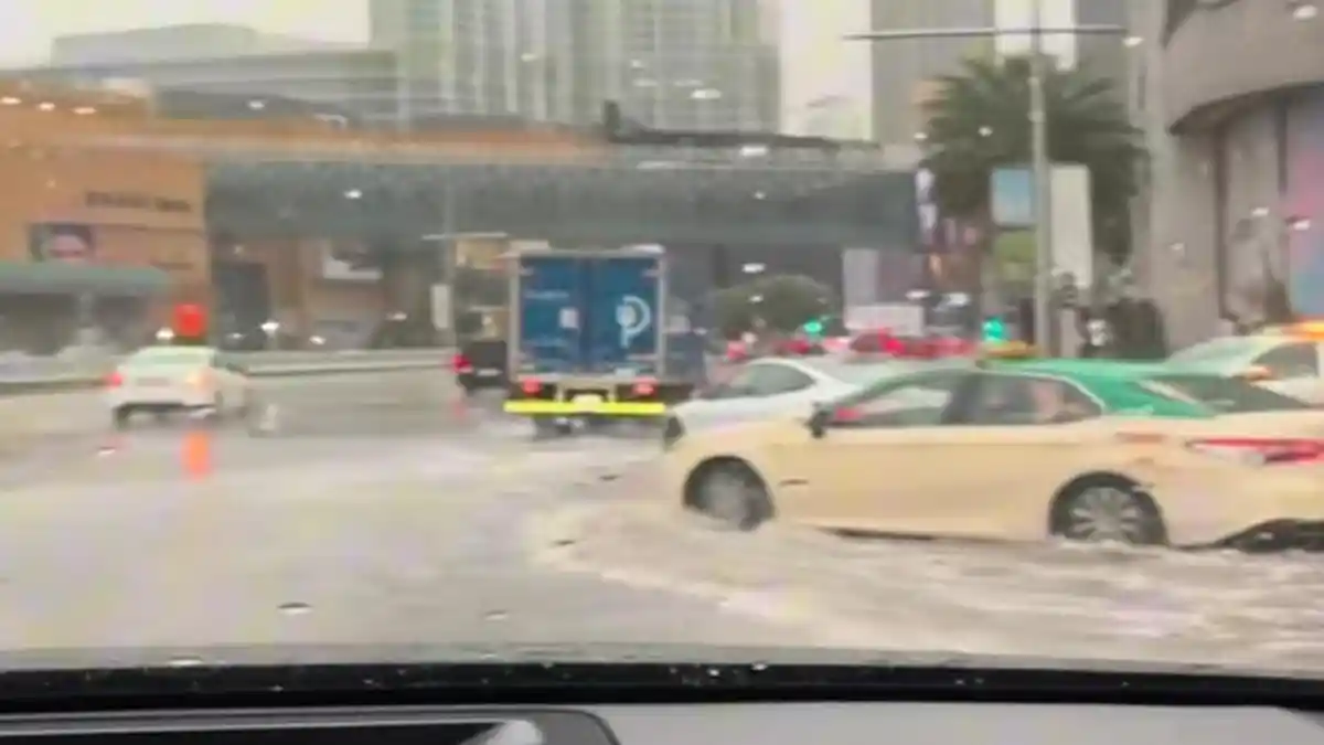 Terjebak Banjir di Dubai, Atta Halilintar Unggah Kondisinya Bersama  Sang Istri Aurel dan Anak-anak
