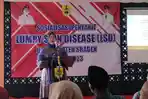 Bupati-Sragen-Kusdinar-Untung-Yuni-Sukowati-ketika-memberikan-sosialisasi-penyakit-LSD.jpg