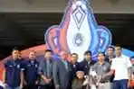 Djohar Arifin Pose Bersama Pada Pembukaan Piala Soeratin 2014