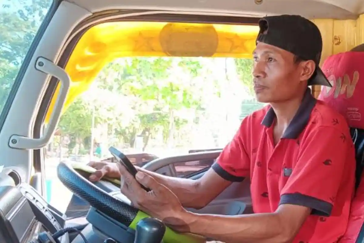 Curhatan Miris Sopir Truk Antre BBM, Nano Menunggu Sejak Pukul 4 Dini Hari, Tak Kunjung Sampai SPBU