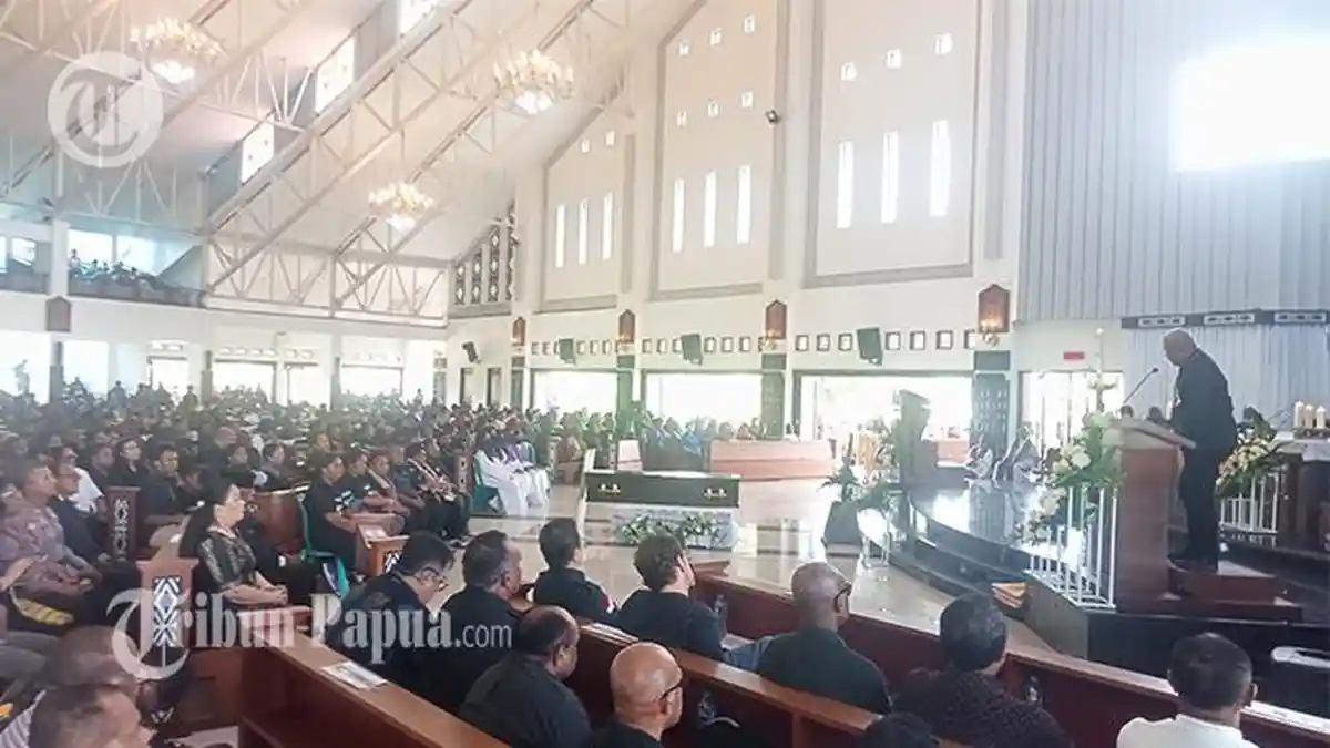 Thom Beanal Dimakamkan, Plt Bupati Mimika: Almarhum Adalah Orang Bijak