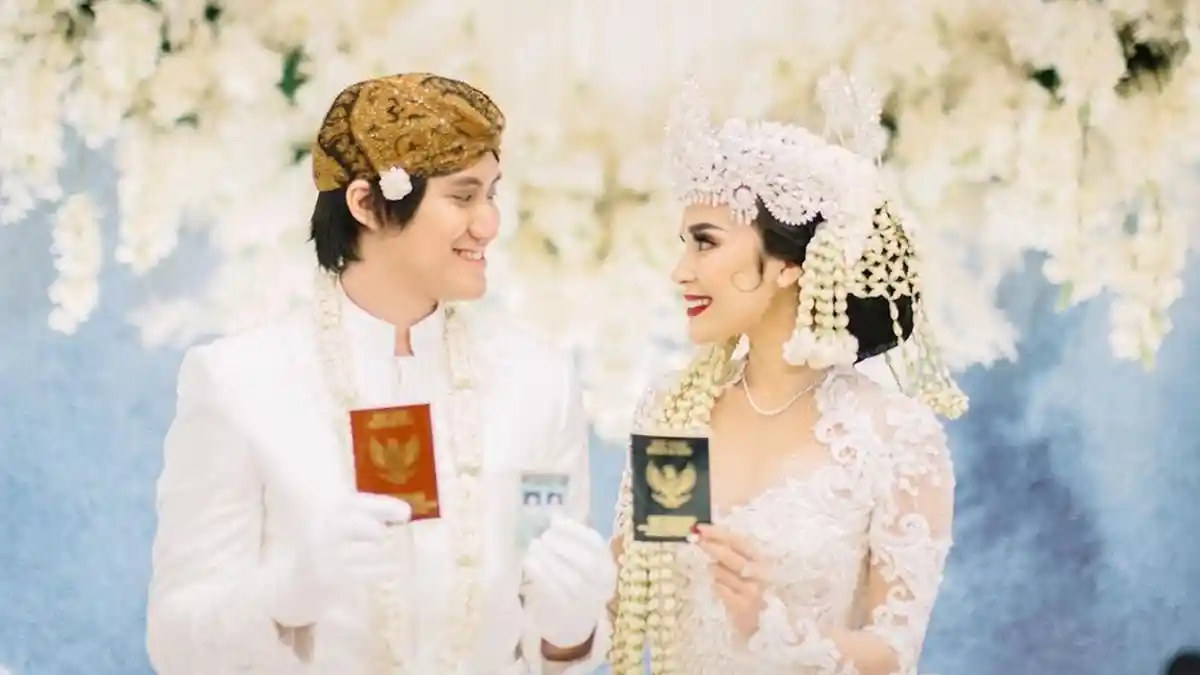 Kevin Aprilio Resmi Nikahi Vicy Melanie, Pamerkan Potret Selfie Pertamanya dengan Istri