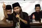 Sosok-Mama-Ghufron-Ngaku-Kiai-dan-Klaim-Bisa-Video-Call-dengan-Malaikat-Bakal-Dikasih-Paham-MUI.jpg