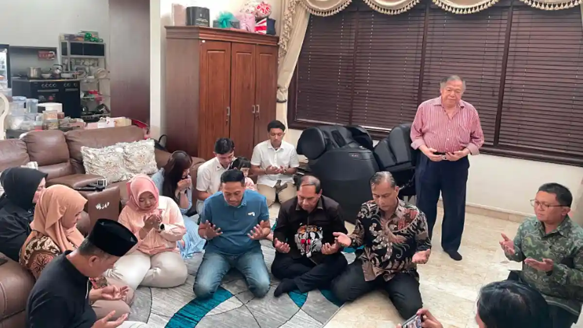 Wahyu Hidayat Bersyukur MK Tolak Gugatan, Dapat Banyak Dukungan Saat Nobar Sidang