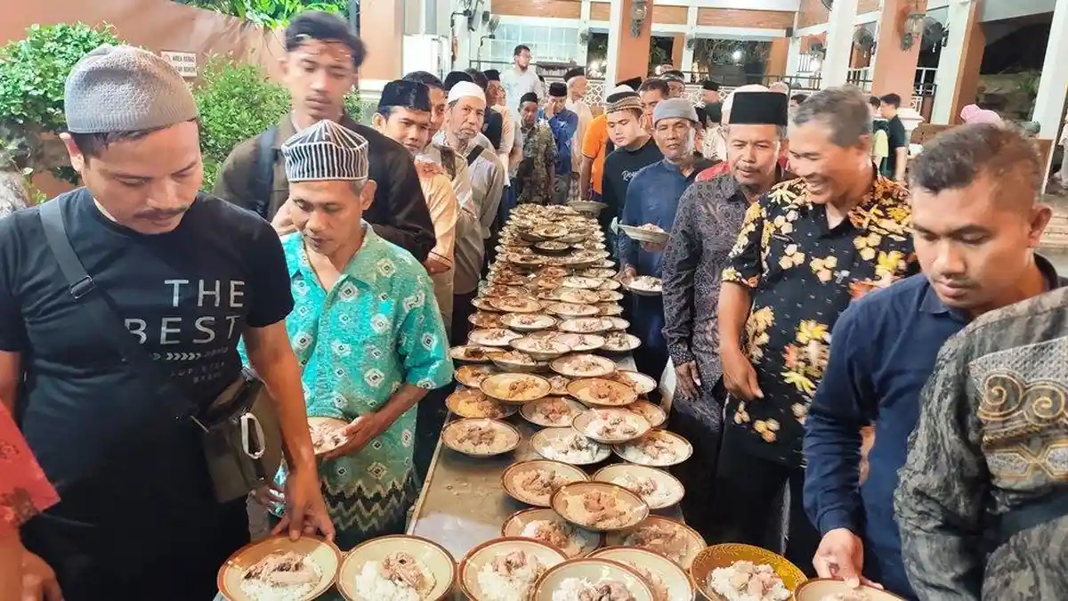 Masjid Djauharotul Imamah Pati Sediakan Ratusan Porsi Menu Buka Puasa, Gratis dan Istimewa