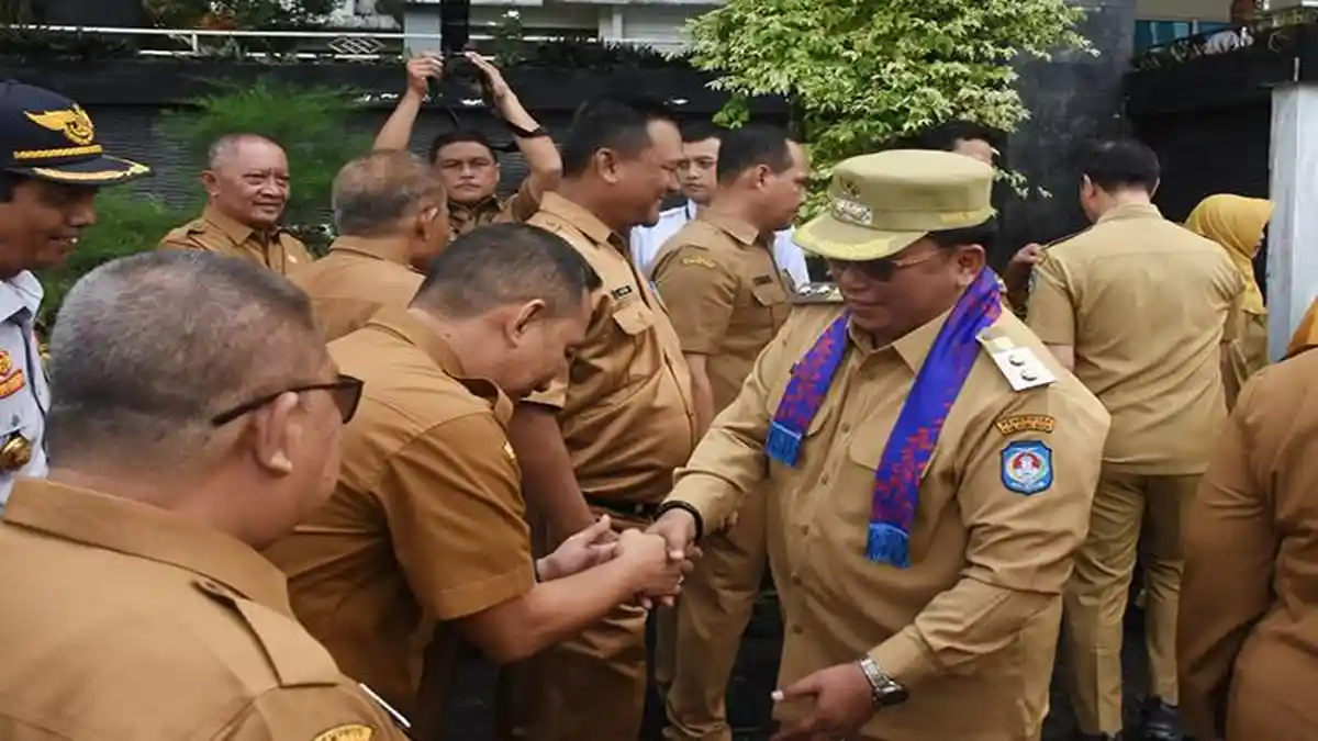 Wakil Bupati Sukiryanto Pimpin Apel Perdana Bersama Jajaran Pemkab Kubu Raya