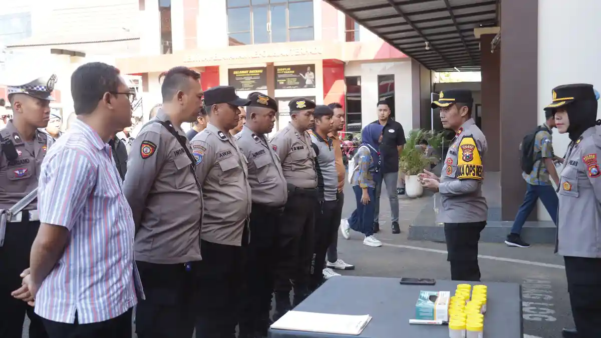 Cegah Judi Online dan Narkoba, Polres Jember Razia Internal, Tes Urine dan Periksa HP Anggota 