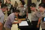 penandatangan-mou-antara-direktur-pt-travellindo-group_20180111_153020.jpg