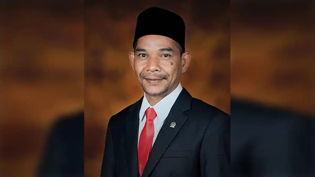Senator Azhari Cage Minta Tenaga Honorer yang Sudah Mengabdi 10-20 Tahun Langsung Diangkat