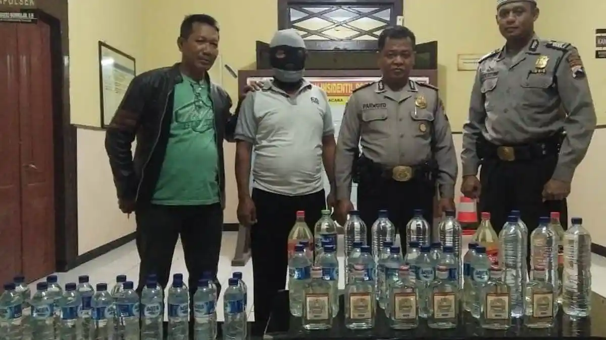 Jelang Pesta Malam Tahun Baru 2019, Polres Kebumen Tangkapi Penjual Miras