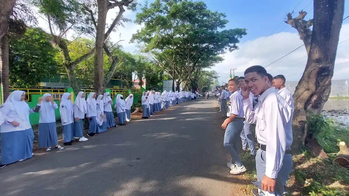 400 Siswa MAN 1 Kabupaten Gorontalo Berbaris Sambut Kedatangan Menteri Agama RI