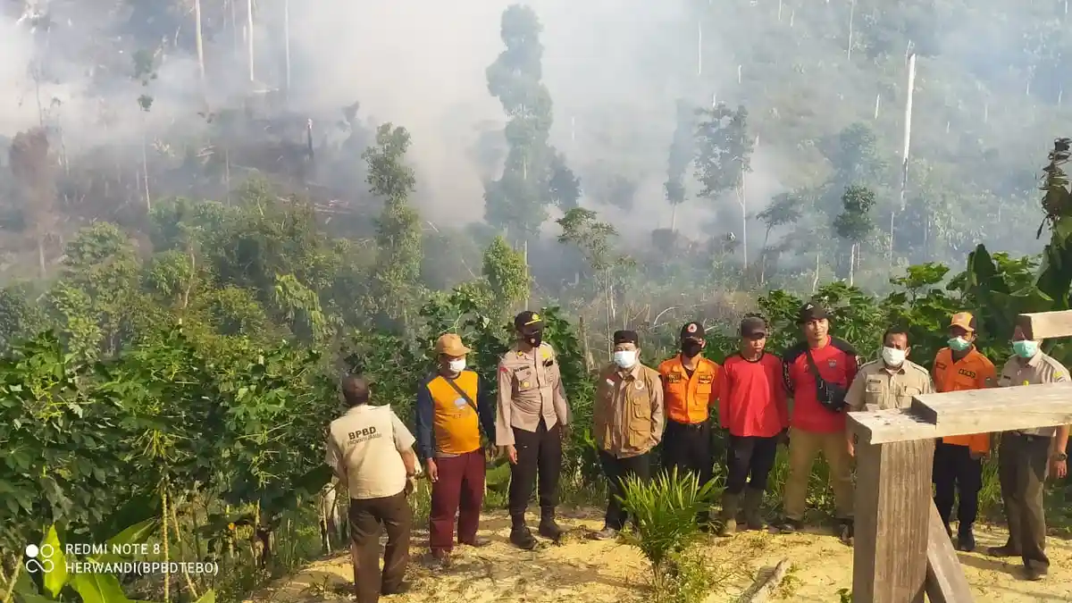 Muncul Api, Tim Karhutla Tebo Turun ke Lokasi di PT ABT Sumay
