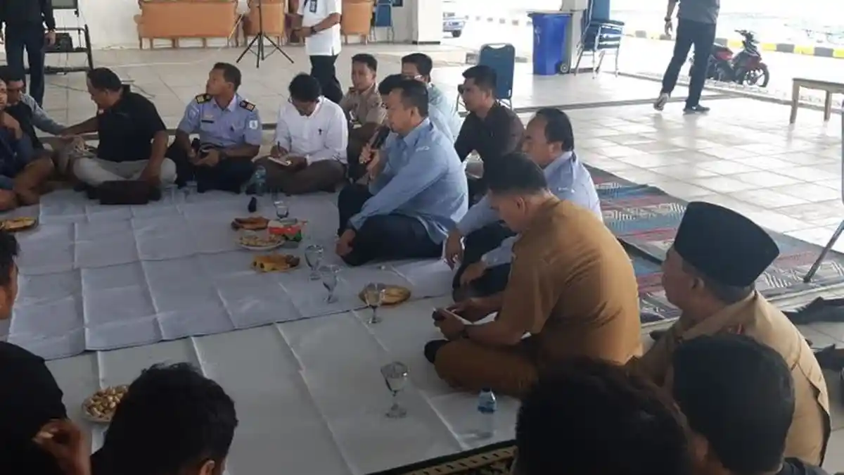 Menteri Kelautan dan Perikanan Edhy Prabowo Bermalam di Natuna, Janjikan Ini ke Nelayan