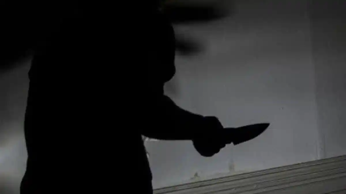 DETIK-DETIK Kronologi Suami Bunuh Istri di Pasar Minggu: 5 Tusukan di Hadapan Anaknya