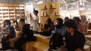 Lokakarya-Menulis-dalam-rangka-Hari-Kartini-2026-yang-digelar-Kedubes-Prancis.jpg