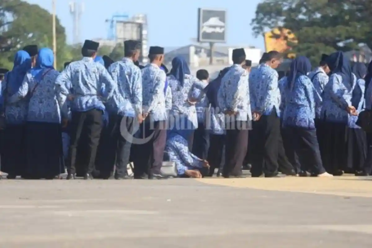 CATAT,  PNS Tetap Kerja, Begini Jam Kerja Selama Ramadhan 2020 dan THR Besaran THR Ramadhan