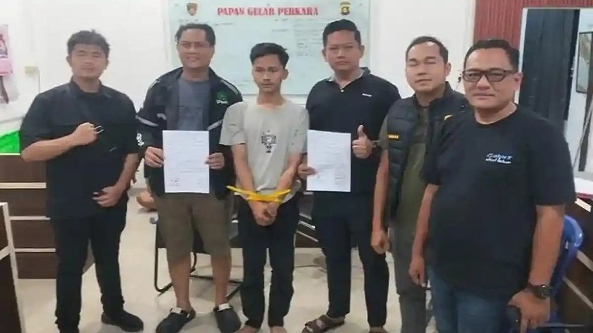 Lihat Mantan Pacar Dibonceng, Pria Ini Gelap Mata Bacok Driver Ojol hingga Terluka Parah - Banjarmasinpost.co.id