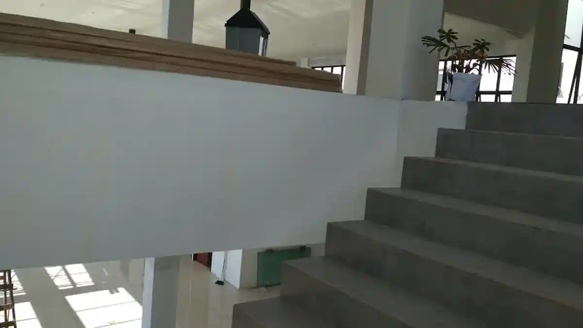 BREAKING NEWS :Tak Sadarkan Diri, Kadis Koperindag Lembata Jatuh Dari Lantai Dua RSUD Lewoleba