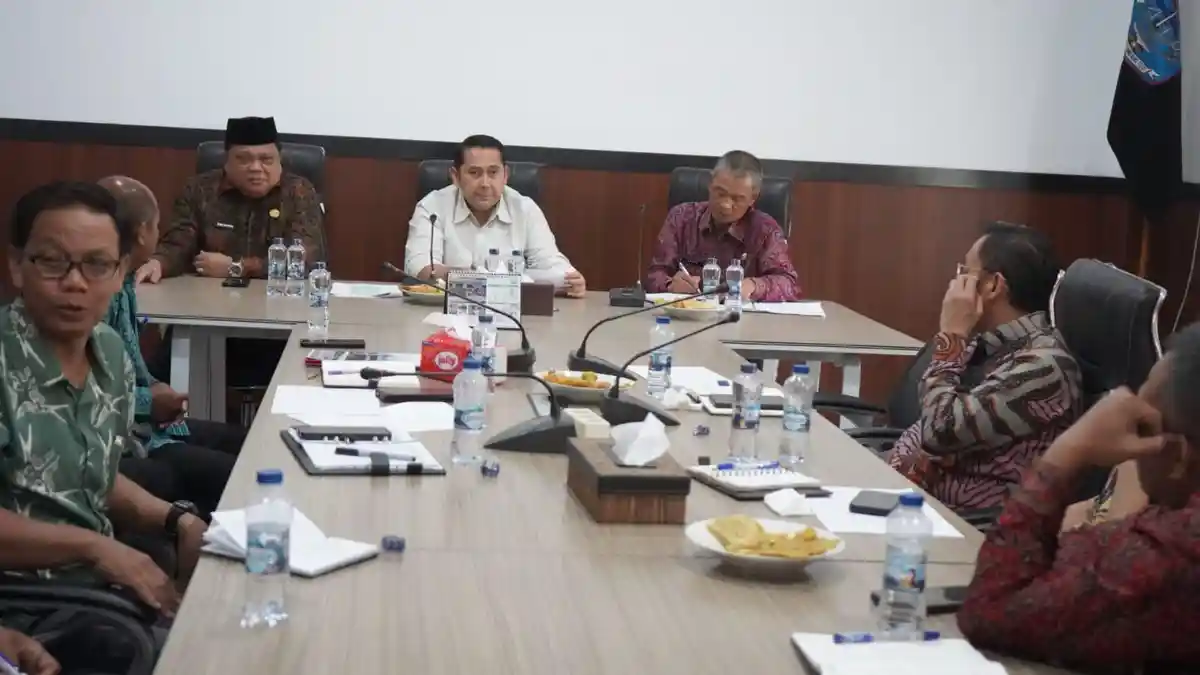 Bupati M Syukur Minta OPD Percepat Persiapan Sekolah Rakyat