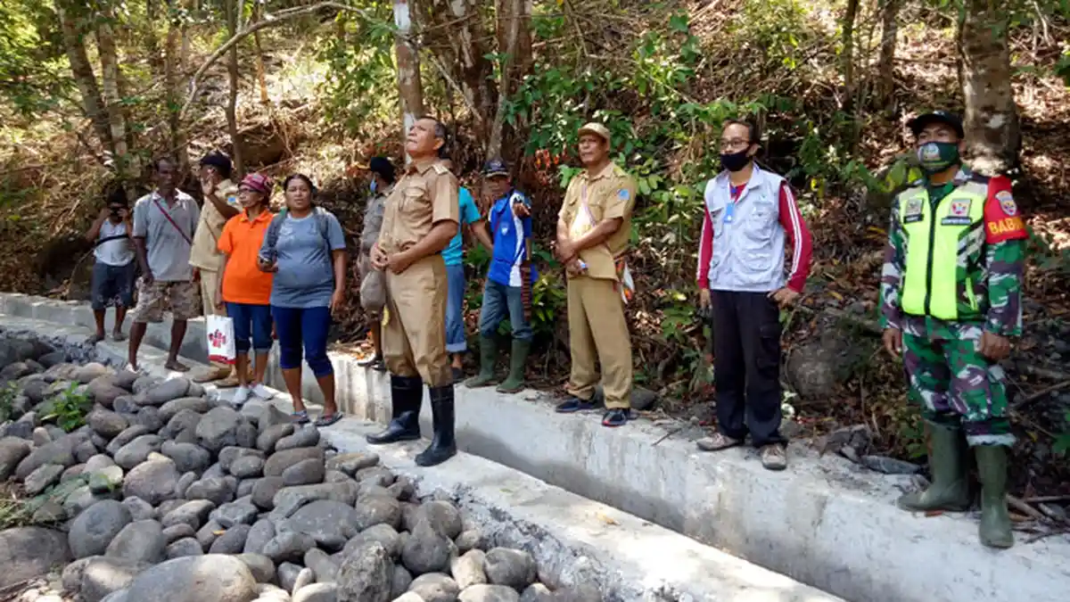 Bupati Don Tinjau Progres Pembangunan Saluran Irigasi di Wilayah Boawae