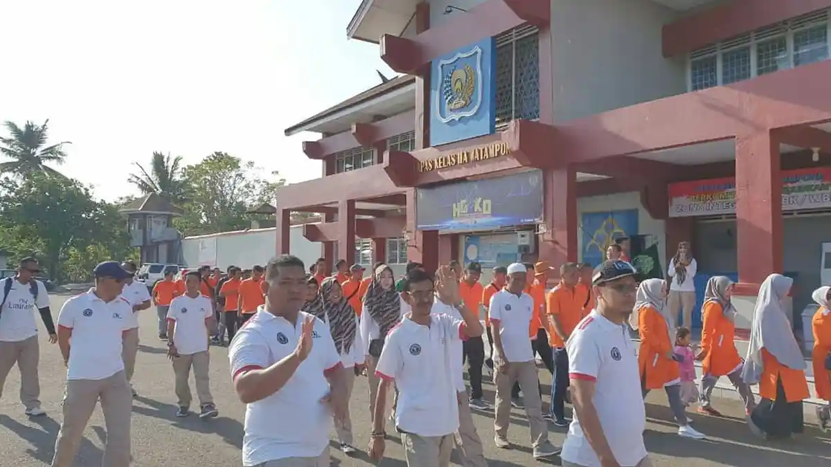 Sambut HDKD ke-74, Lapas dan Bapas Watampone Kompak Adakan Jalan Santai