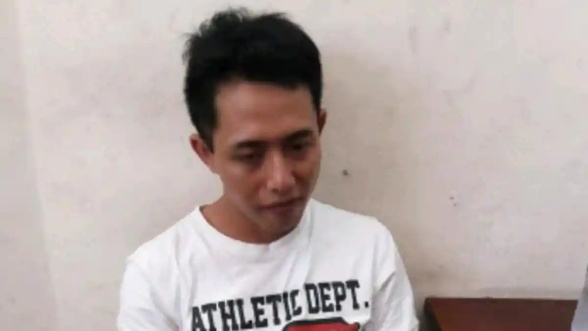Warga Penasaran Lihat Sosok Agus, 