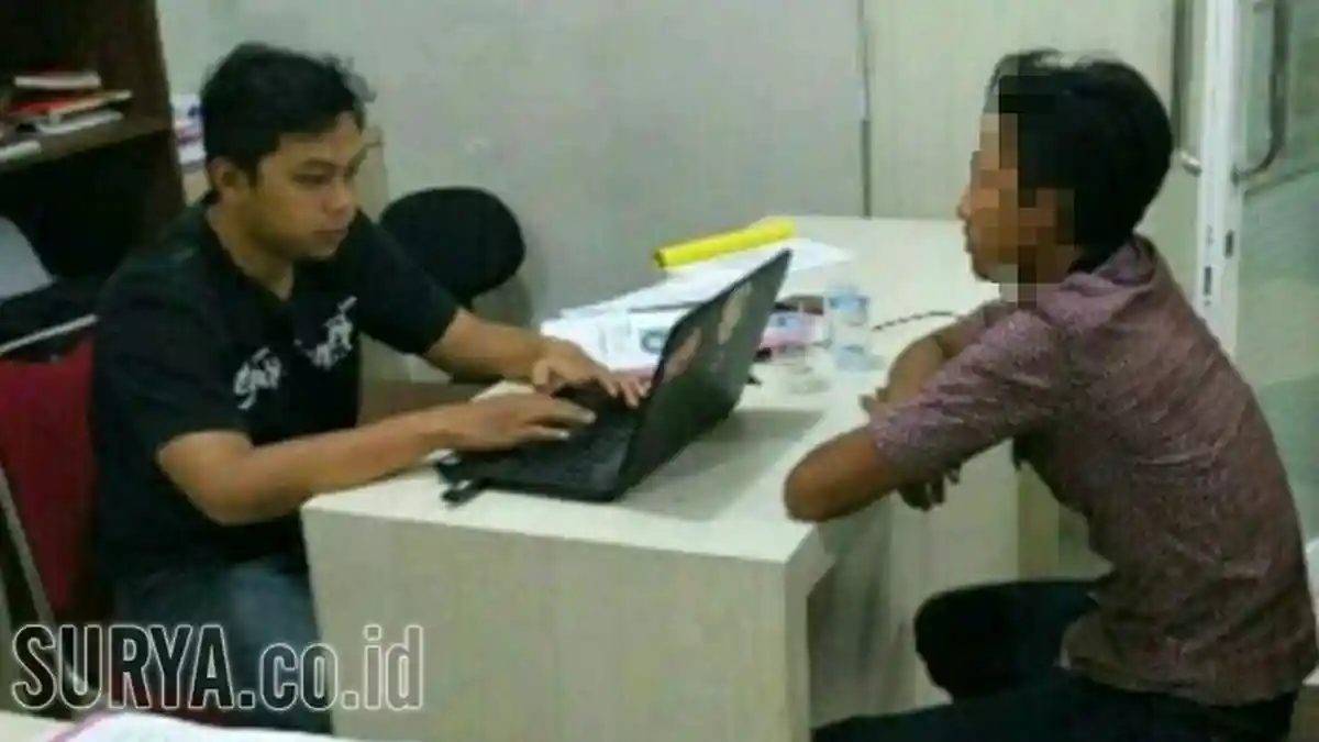 Kaget Temukan Foto Bugil Putrinya di Ponsel, Ternyata Pengakuan Anaknya Lebih Mengejutkan