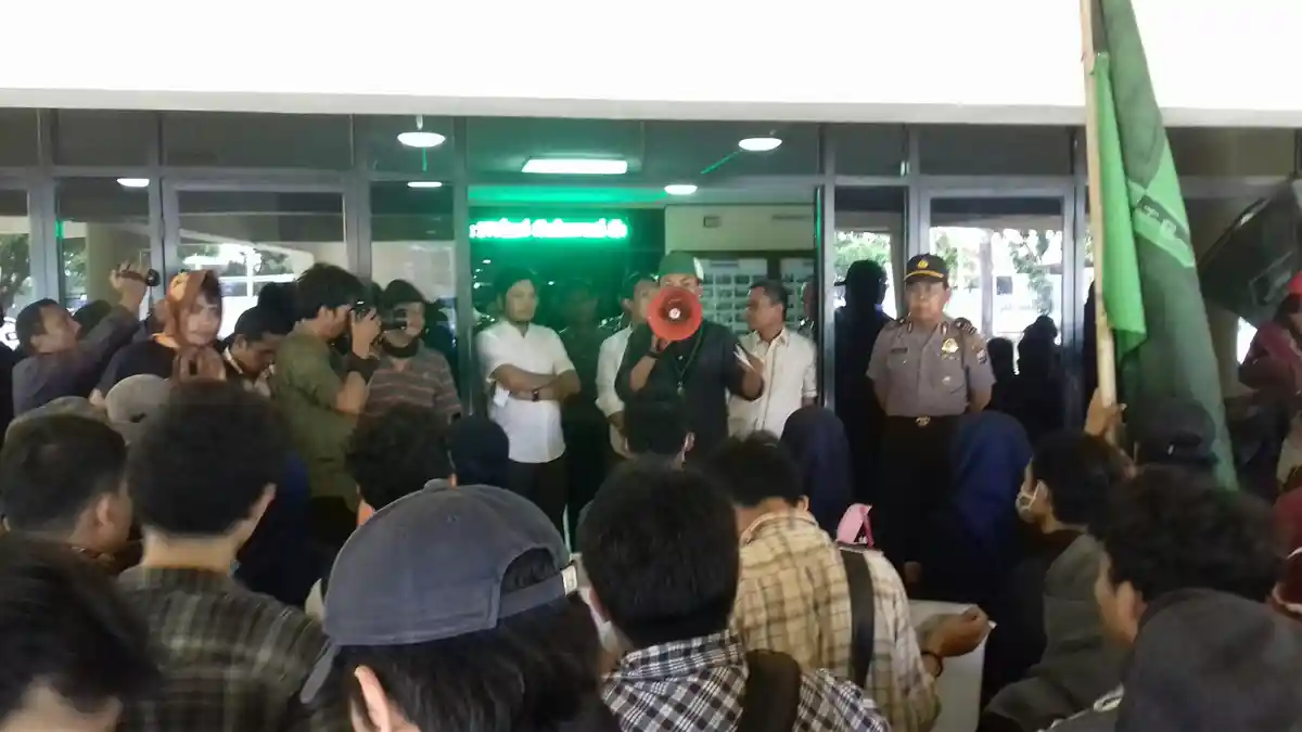 HMI UMI Juga Minta Saut Situmorang Mundur Dari Ketua KPK