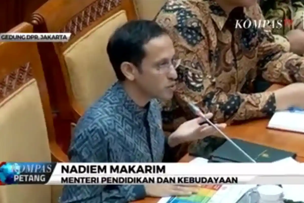 Mendikbud akan Naikkan Gaji Guru Honorer Dibawah UMR dan Angkat Jadi Pegawai Pemerintah