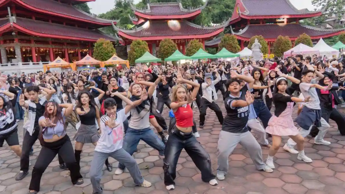 Ribuan K-Popers Ikuti Random Play Dance di Semarang Raih Rekor MURI  