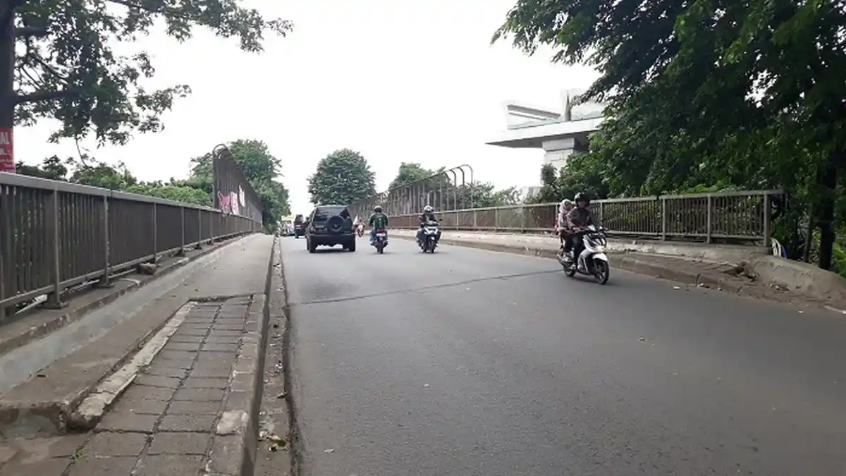 Duplikasi Jembatan di Atas Tol Jakarta Cikampek Masih Terkendala