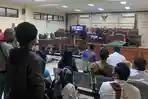 sidang-secara-online-terhadap-Itong-Isnaeni-Hidayat.jpg