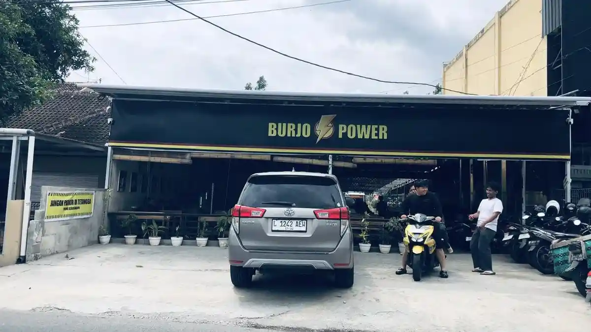 Nostalgia Power Rangers di Warmindo Jogja: Burjo Berubah 'Mighty Morphin'!