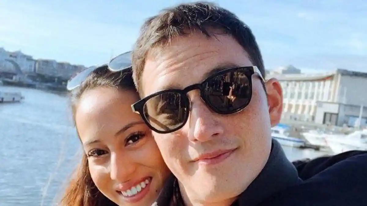 Nikmati Momen Hari Valentine Bareng Pacar di Inggris, Mike Lewis Bagikan Foto Romantis