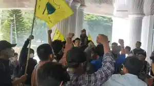 Puluhan-Mahasiswa-Kolaka-Demo-Minta-Transparansi-Beasiswa-Pemda.jpg
