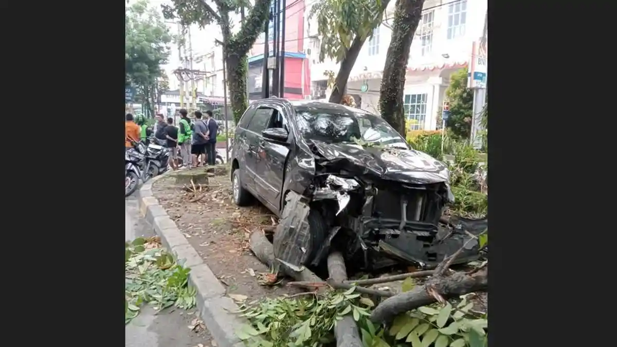 Avanza Tabrak 3 Pejalan Kaki di Ringroad Medan, Ayah Tewas di Tempat, Anak Terluka Parah