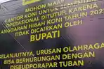 Banner-di-depan-kantor-KONI-Tuban-Mengumumkan-kantor-KONI-Tuban-tutup.jpg