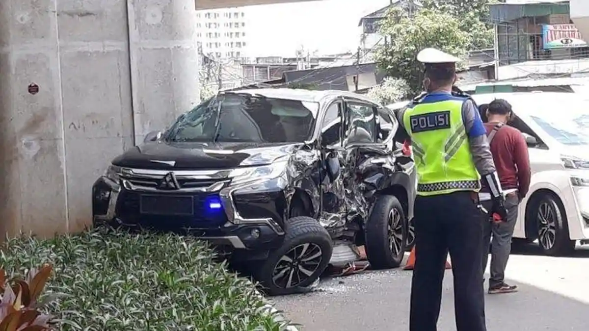 Sopir Transjakarta Penabrak Mobil Istri Boy Rafli Jadi Tersangka, Tapi Tidak Ditahan