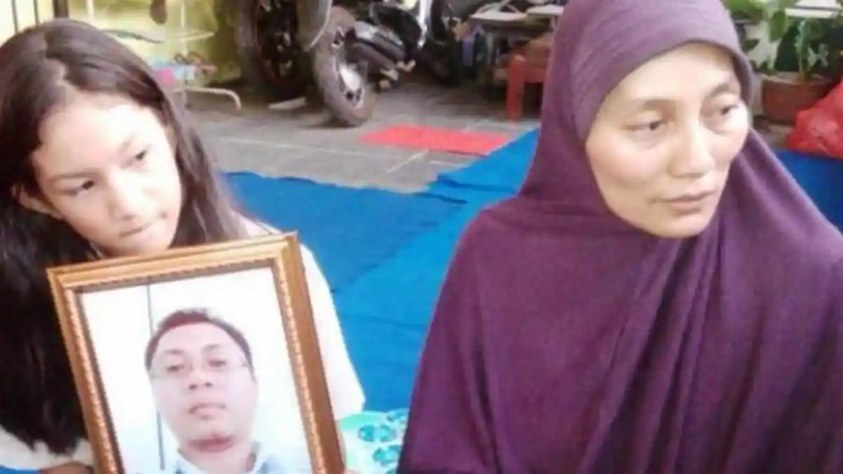 Istri Kopilot Trigana Ikhlas tapi  Anak-anak Selalu Tanyakan Papanya