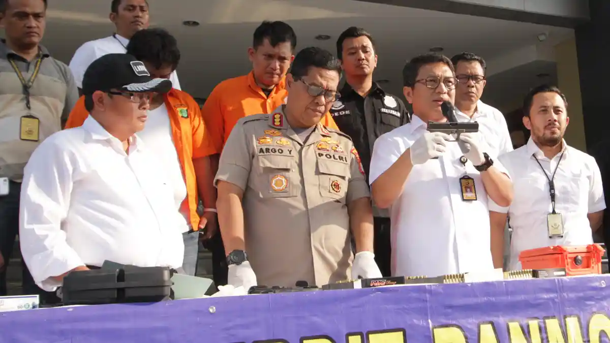 Dua PNS Jadi Tersangka Kasus Peluru Nyasar ke Ruang Anggota DPR