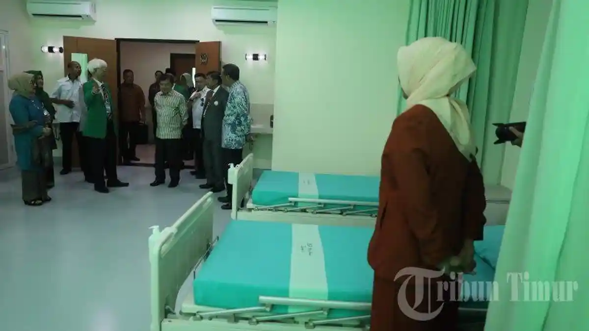 Foto Jusuf Kalla Resmikan Gedung Baru RS Ibnu Sina Makassar - residen-ri-jusuf-kalla-hadir-meresmikan-gedu.jpg
