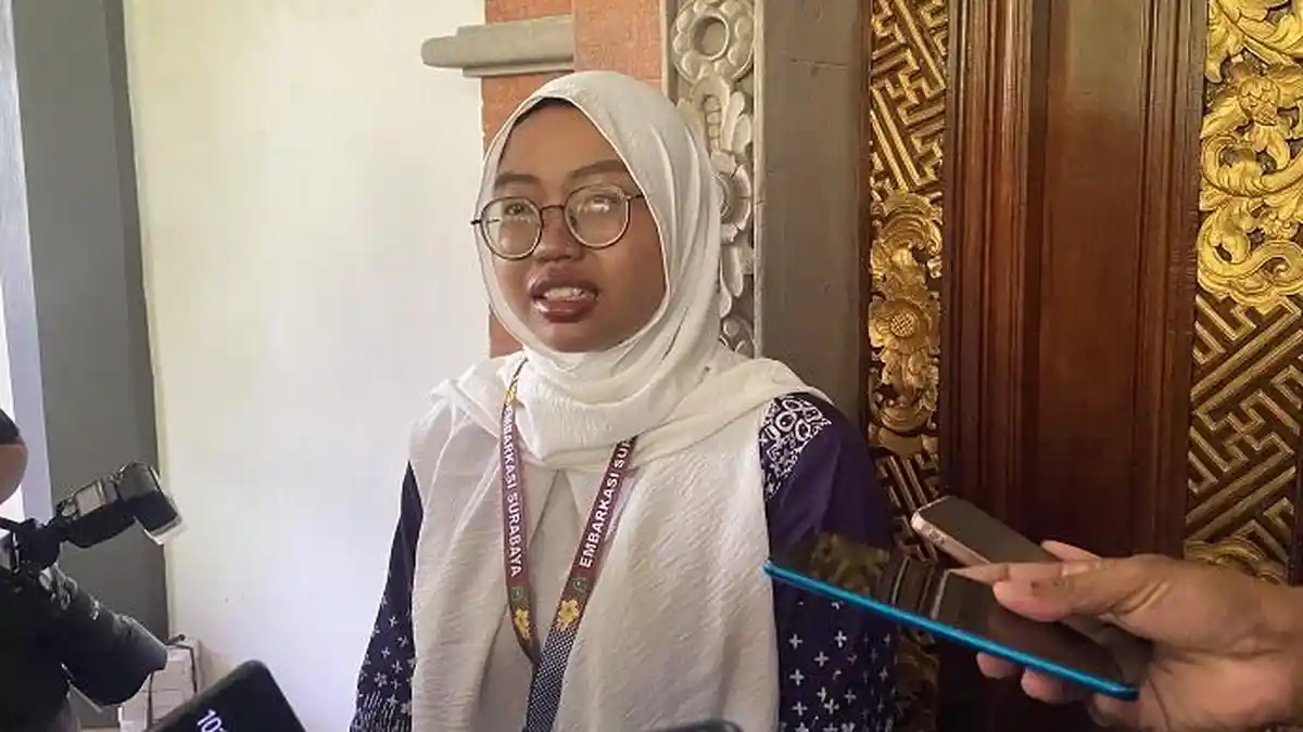Gantikan Ibunya yang Meninggal, Nadia Jadi Jemaah Haji Termuda dari Bali 