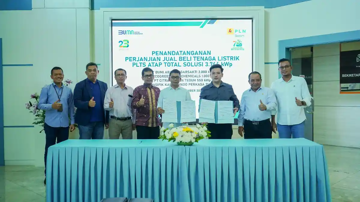 PT PLN Batam Suplai Listrik Hijau 3.764 KWp ke Industri di Batam