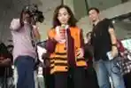 Noviyanti Diperiksa Perdana KPK