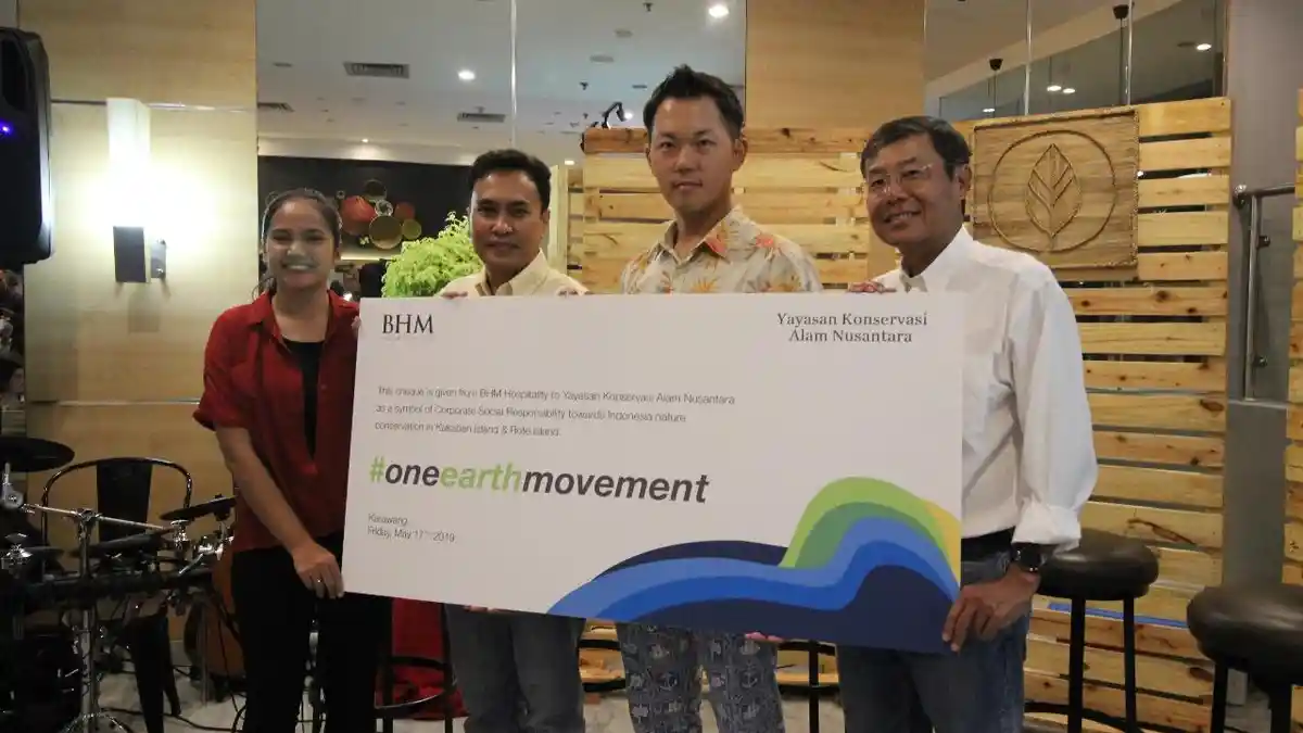 Dukung Konservasi Alam di Kepulauan Derawan dan Pulau Rote Melalui Gerakan One Earth Movement