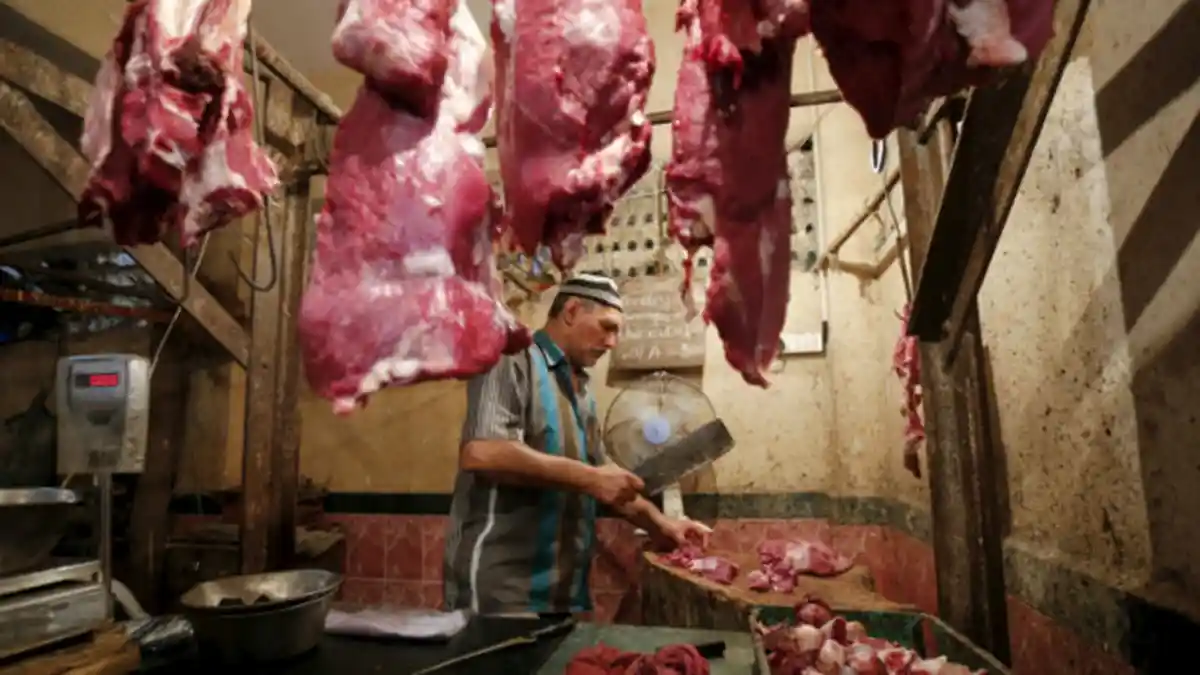 Muslim Khasmir Protes Larangan Jual Beli Daging Sapi